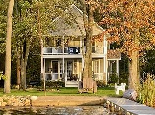 10526 Bob White Beach Blvd, Whitmore Lake, MI 48189