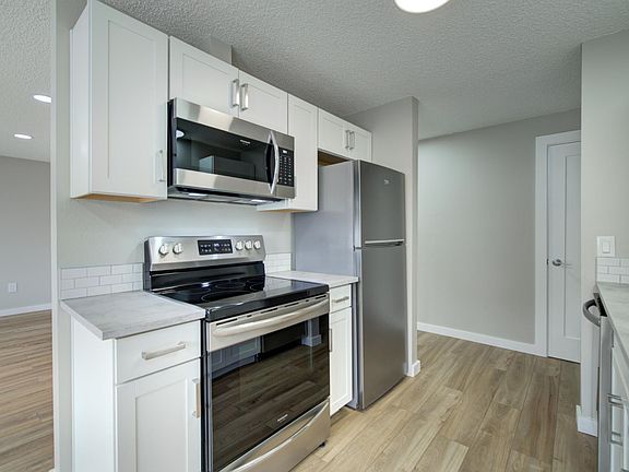 2nd image of 13737 32nd Ave NE Unit 4