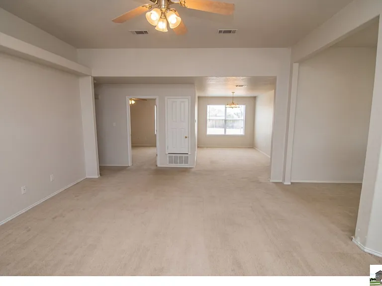 1906 Flagstaff Dr — Photo 6