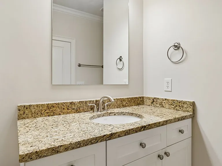 2110 Acklen Ave #101 — Photo 23