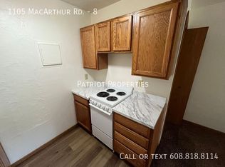 1105 Macarthur Rd #8, Madison, WI 53714