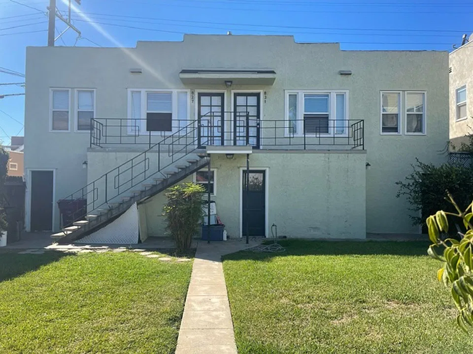 827-831 Cedar Ave