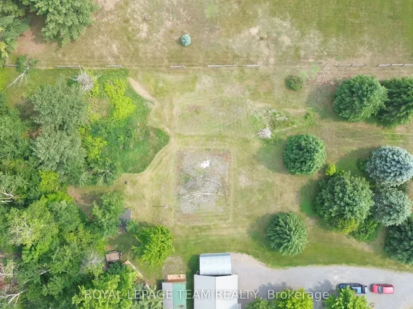 2257 Valley St, North Stormont, ON K0C 1W0