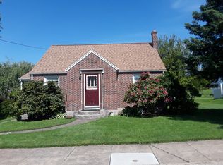 515 E Race St, Stowe, PA 19464
