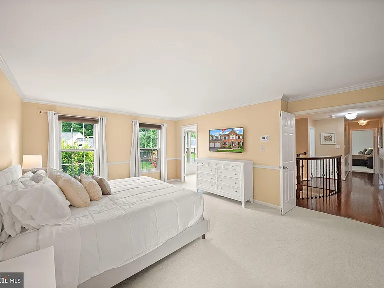 5667 Lonesome Dove Ct — Photo 42