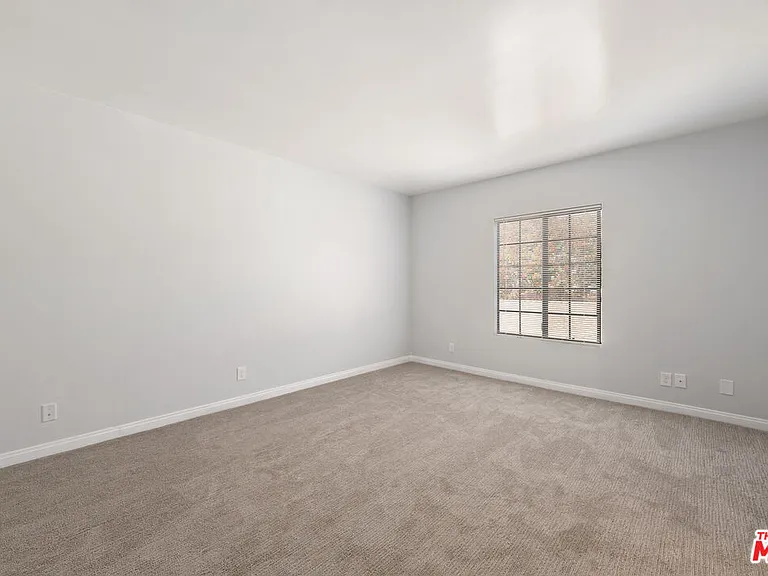 2337 Oak St #2 — Photo 26