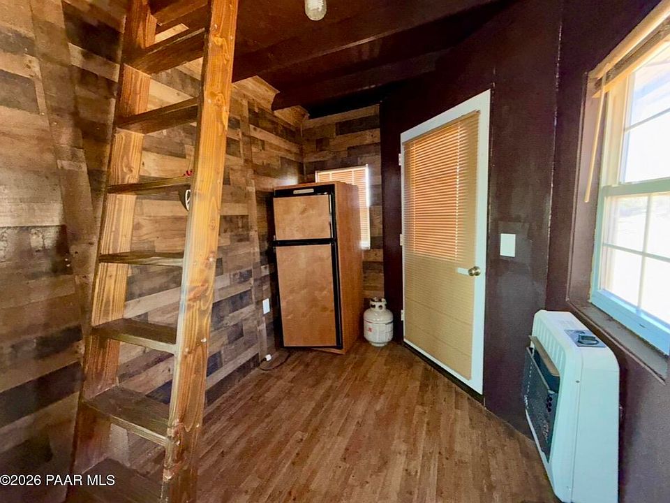 4th image of 1082 W Picacho Dr