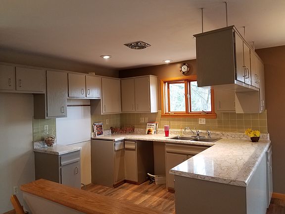 open kitchen /gray cupboards