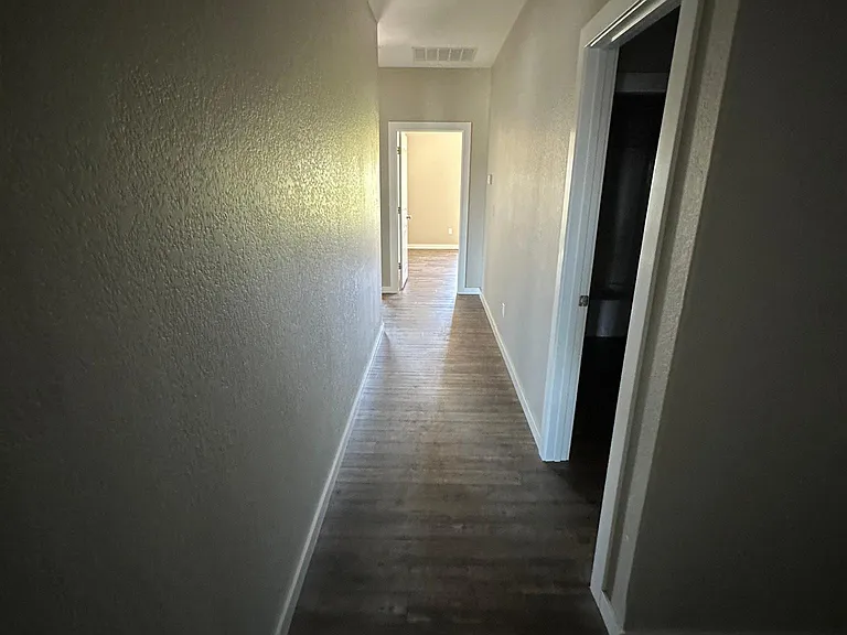 2527 S Adele Ave — Photo 17