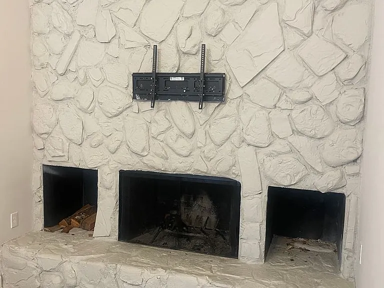 1900 Ridgecrest Dr #201 — Photo 5
