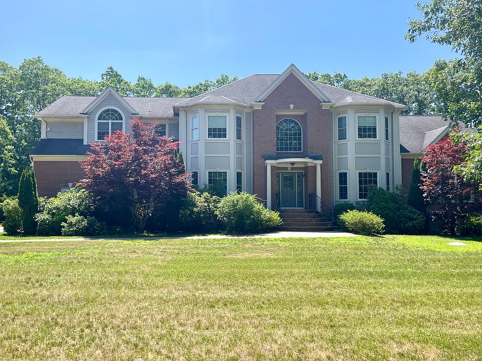 1st image of 5 Beech Crest Rd