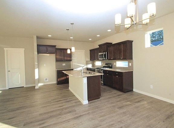 5th image of 16220 80th Ave E