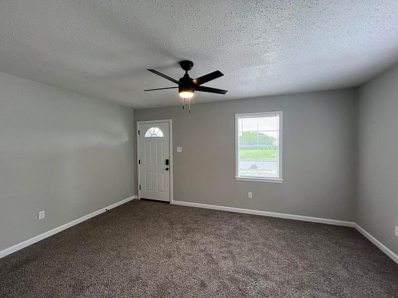 4th image of 1856 Glory Cir