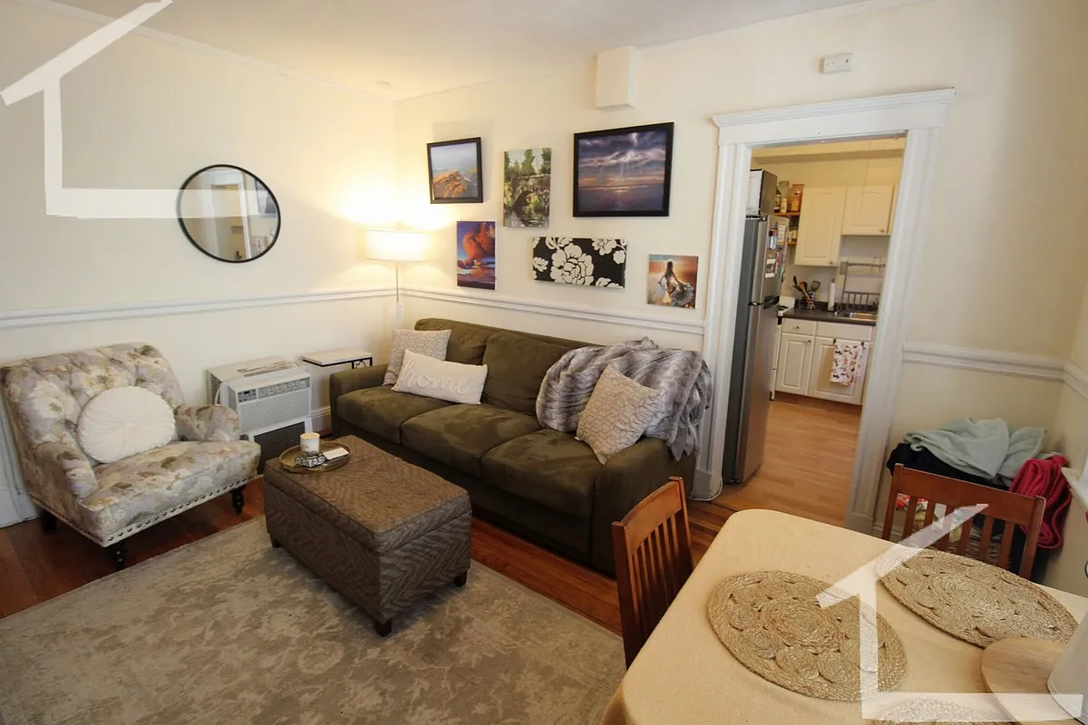 Building Photo - 264 Kelton St #5