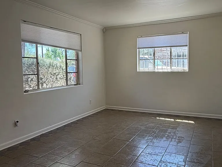 3411 E Pima St — Photo 4