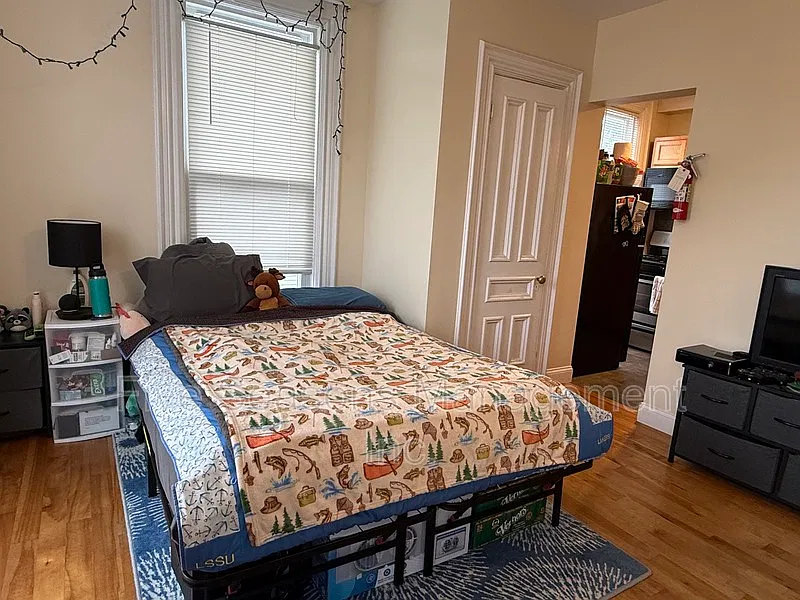 Studio, 1.0 bath, 450 sqft, $1,400 — Photo 3