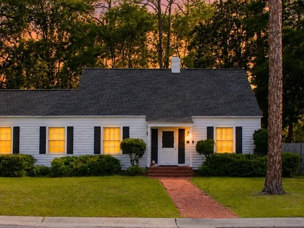 713 Magnolia Dr, Waycross, GA 31501