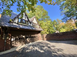 2621 Guilford Rd, Cleveland, OH 44118