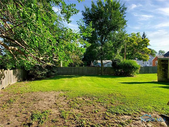 4th image of 2401 Eastmoreland Dr