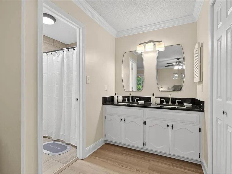3520 Clifden Dr — Photo 16
