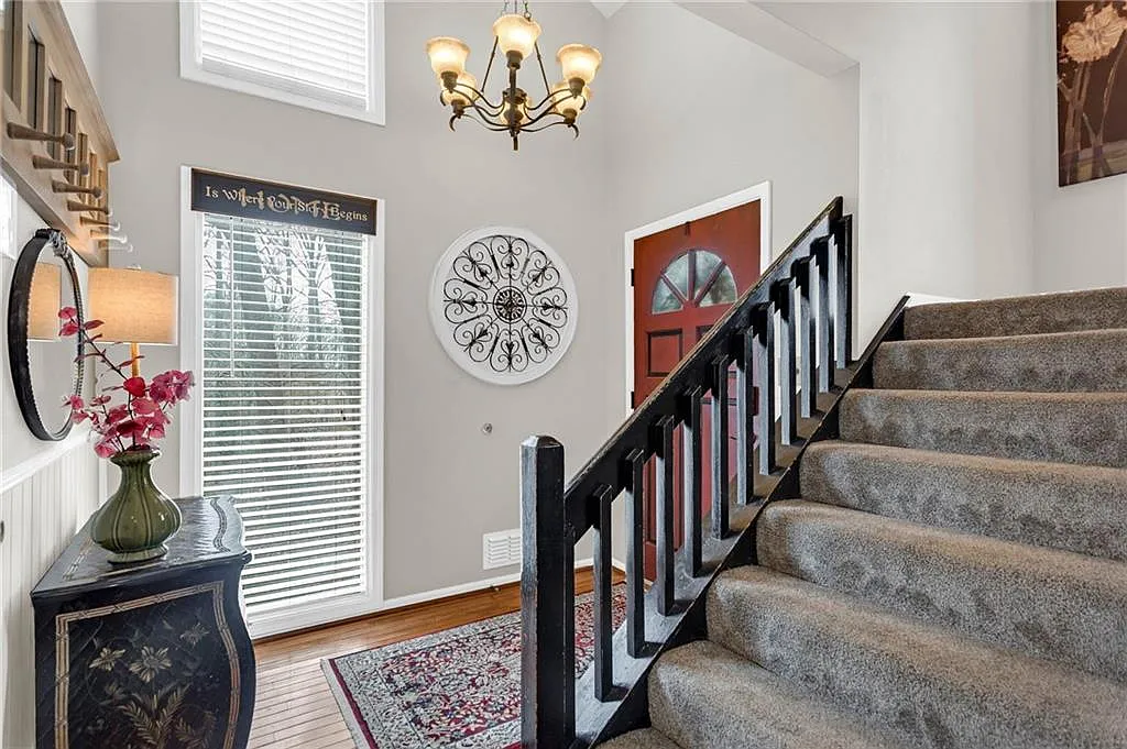3 bed, 2622 sqft, $3,000 — Photo 4