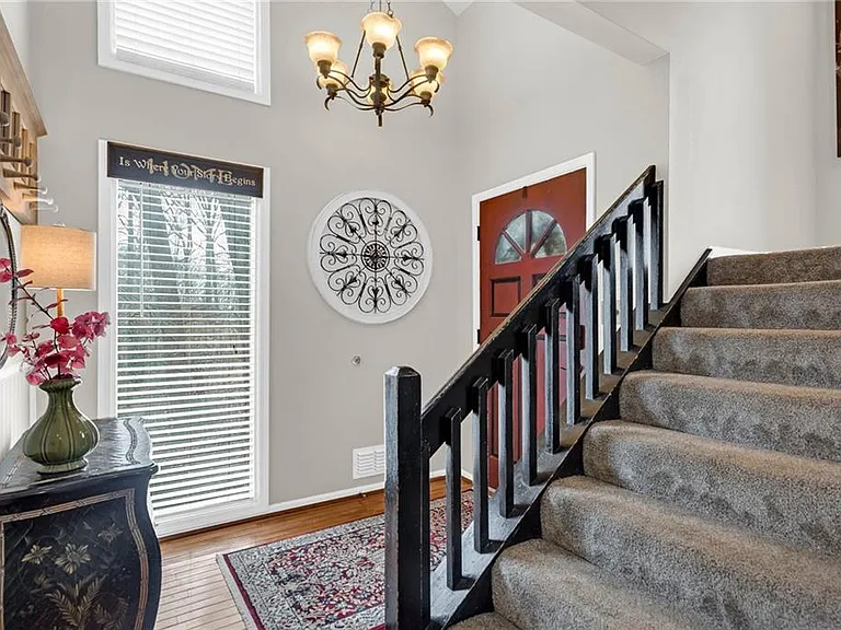 1833 Tree Top Ct — Photo 4