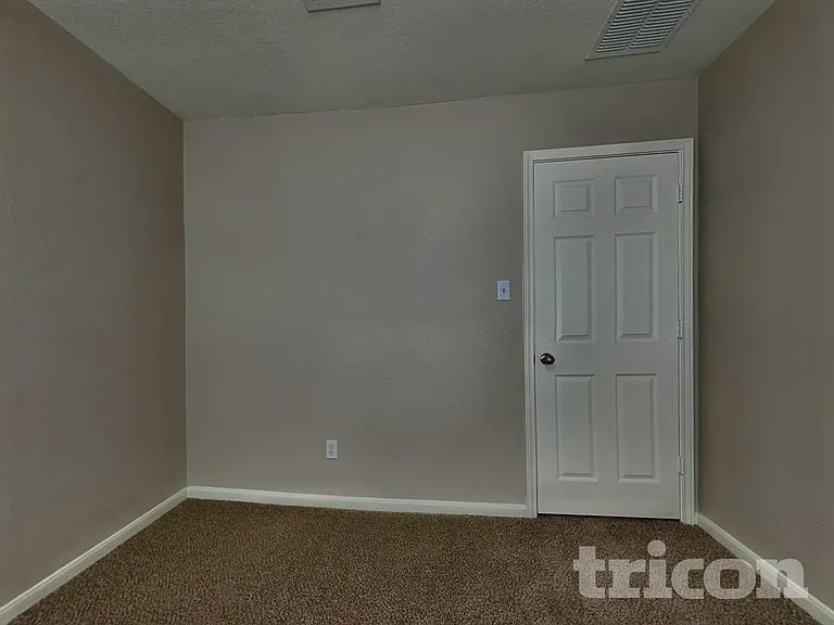 210 Teron Dr — Photo 12