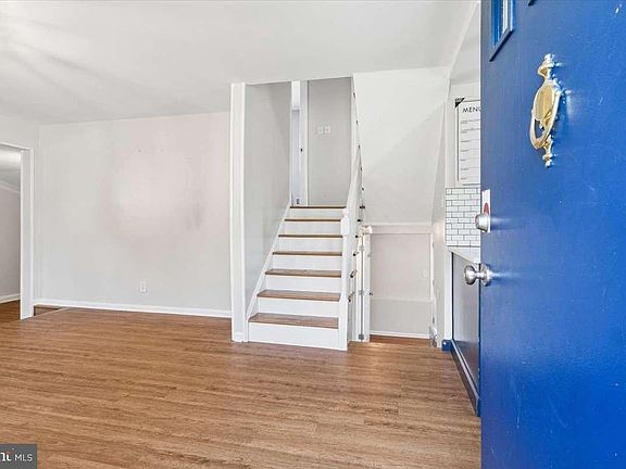 3rd image of 93 Elton Ave