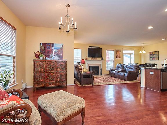 4th image of 9309 Angel Falls St