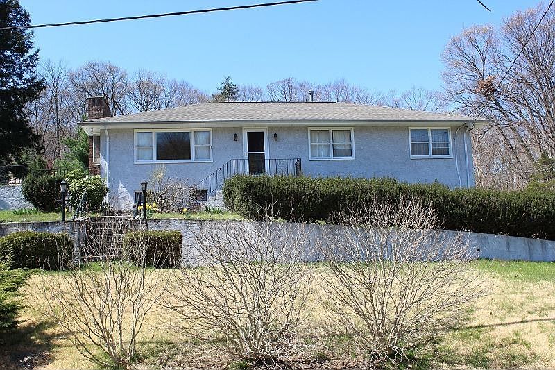 2nd image of 12 Degraw Rd