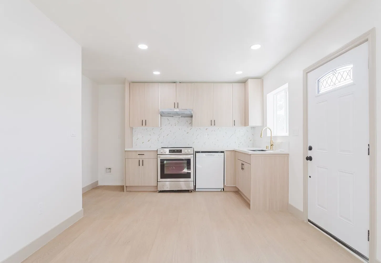 1 bed, 400 sqft, $1,950 — Photo 4