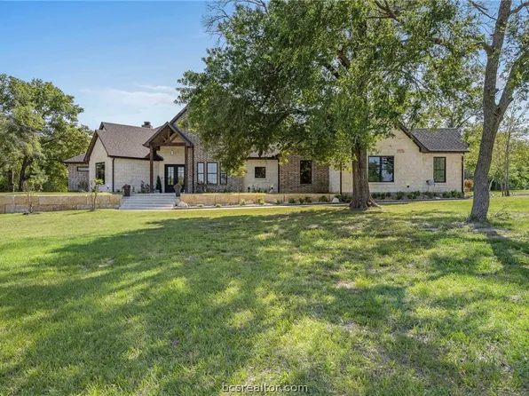 10121 St John Dr, Iola, TX 77861