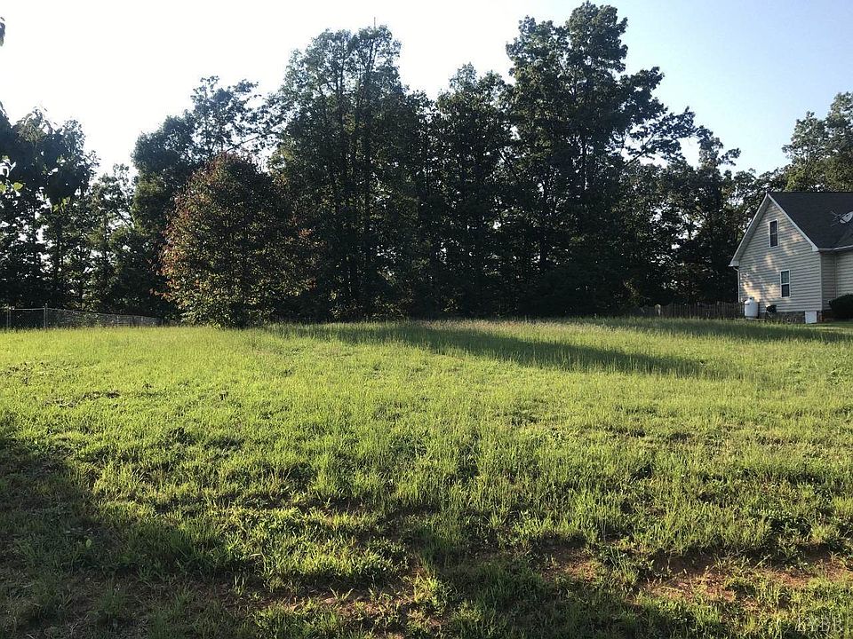 1st image of 7 Walking Trail Dr