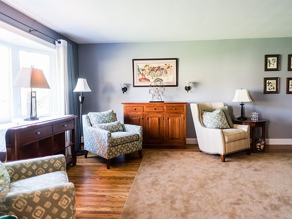 Large and bright Living Room