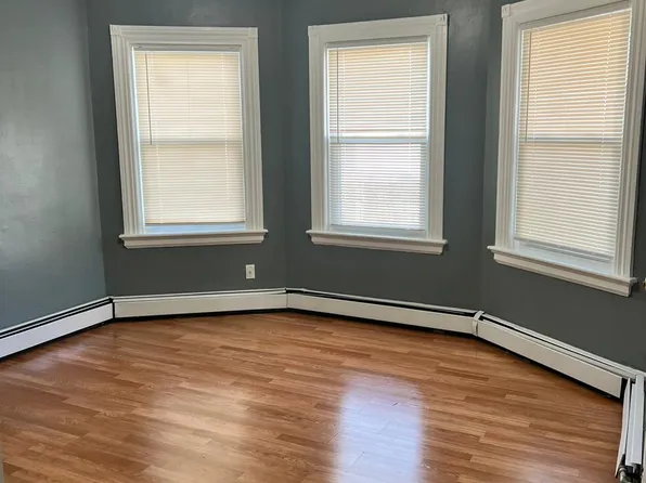 41 Ayrault St Floor 1, Providence, RI 02908