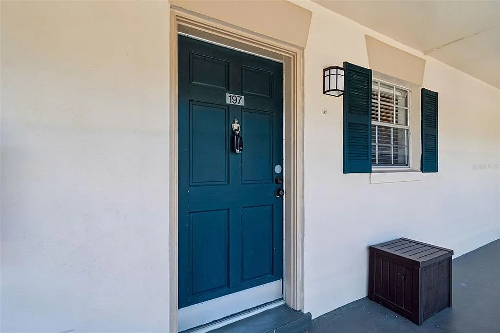 2 bed, 2.0 bath, 1156 sqft, $2,000 — Photo 2