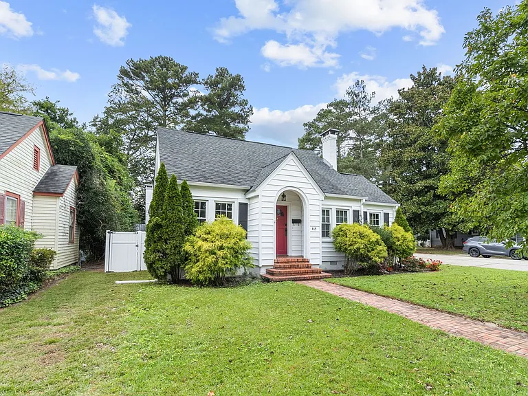 415 Cape Fear Ave — Photo 2