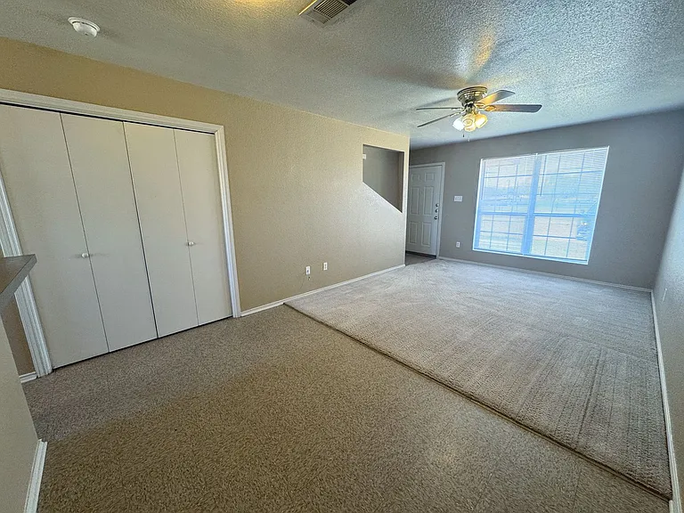 1712 Old FM 440 — Photo 4