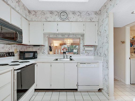 4th image of 7351 Kinghurst Dr APT 208