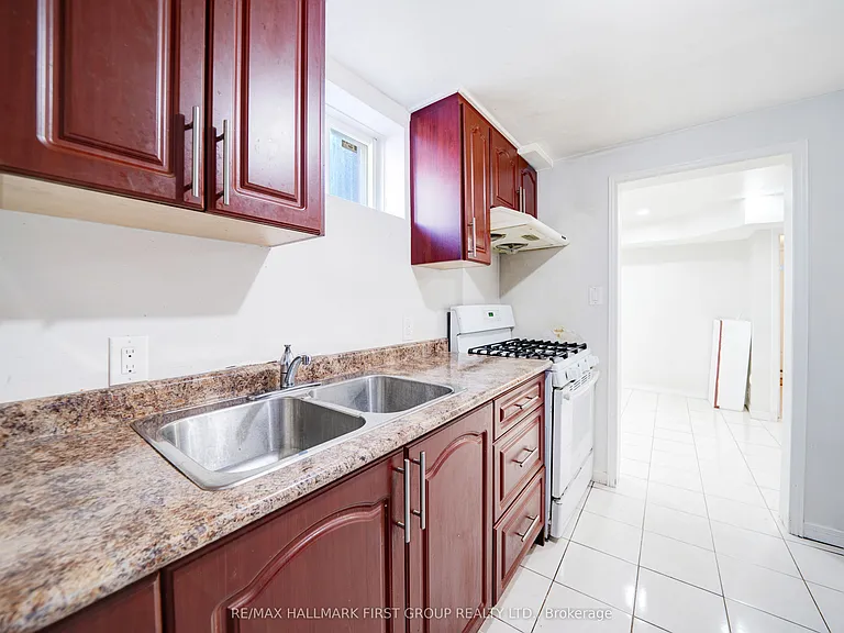 5 Claresholme Dr — Photo 13