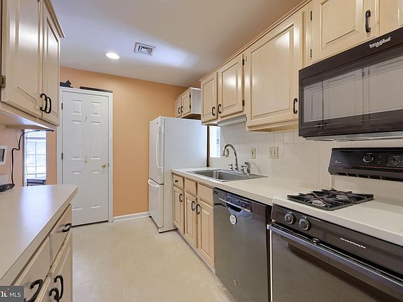 5th image of 3 Amberley Way