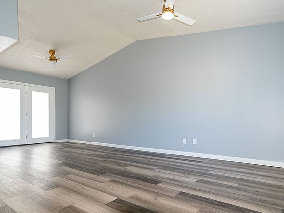 3rd image of 8918 Elmcreek Dr