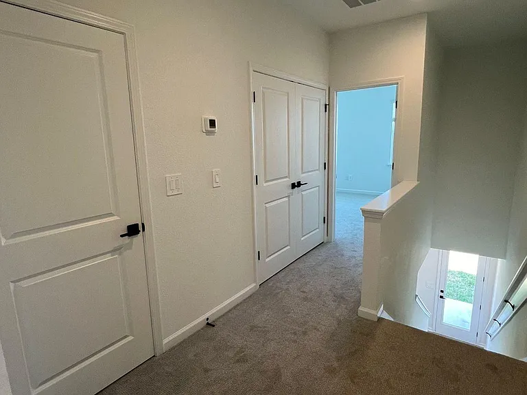 223 Brandon Lakes Dr — Photo 11