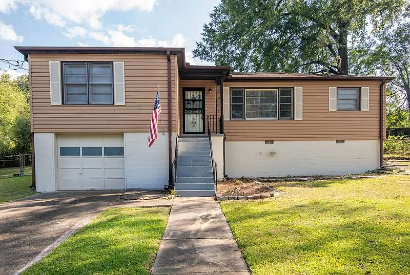 325 Joan Ave