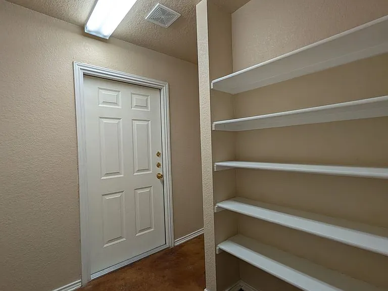 1013 Misty Acres Dr — Photo 13