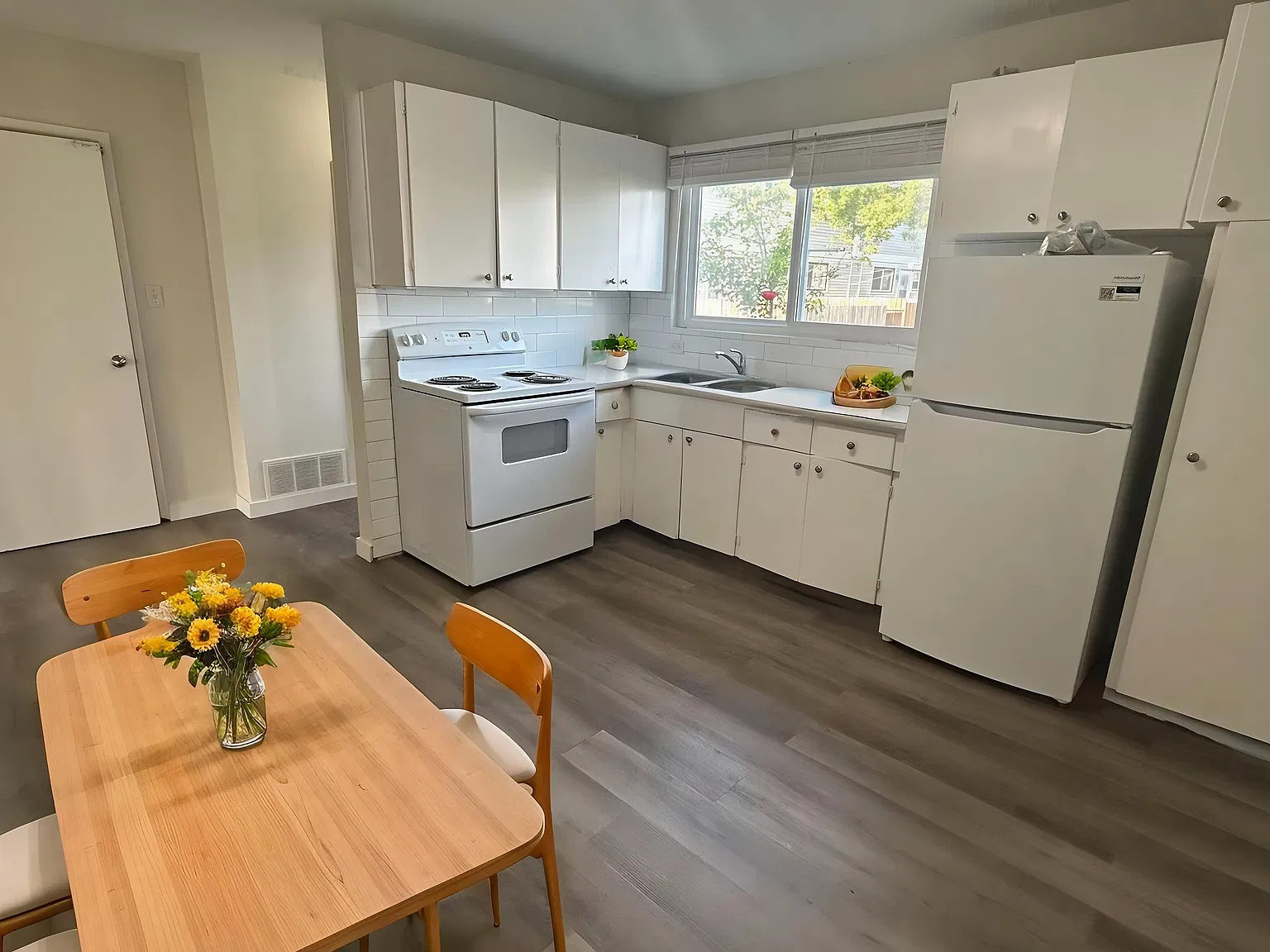 Lauderdale Manor Townhomes — Photo 3