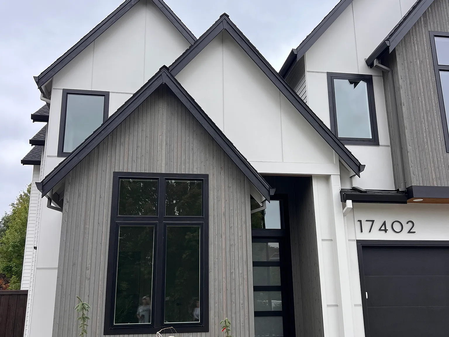 5 bed, 3558 sqft, $5,300 — Photo 2