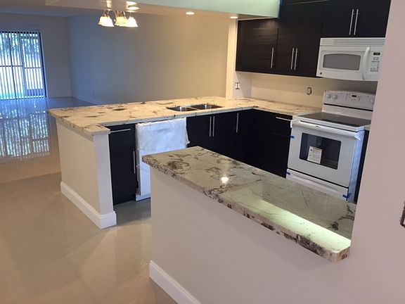 2nd image of 227 Lakeview Dr APT 104