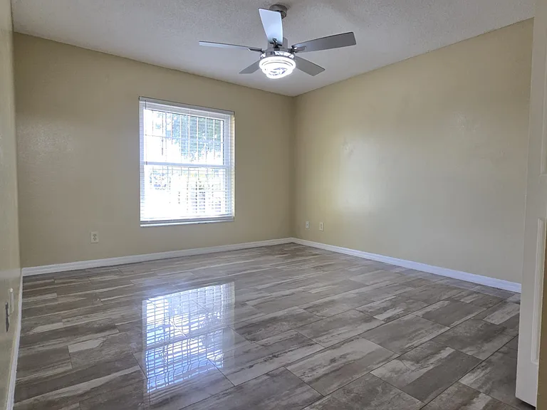 5025 Foxcroft Ct — Photo 15