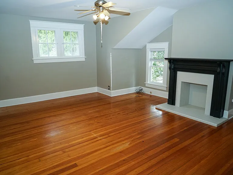 475 W Broadway — Photo 12